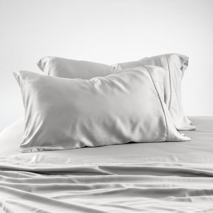 OLIVE CRATE TENCEL EUCALYPTUS PILLOWCASES 100 TENCEL LYOCELL COOLING PILLOW CASES FOR HOT SLEEPERS HYPOALLERGENIC MOISTUREWICKING SILK ALTERNATIVE VEGAN QUEEN SIZE SET OF 2 GRAY MIST