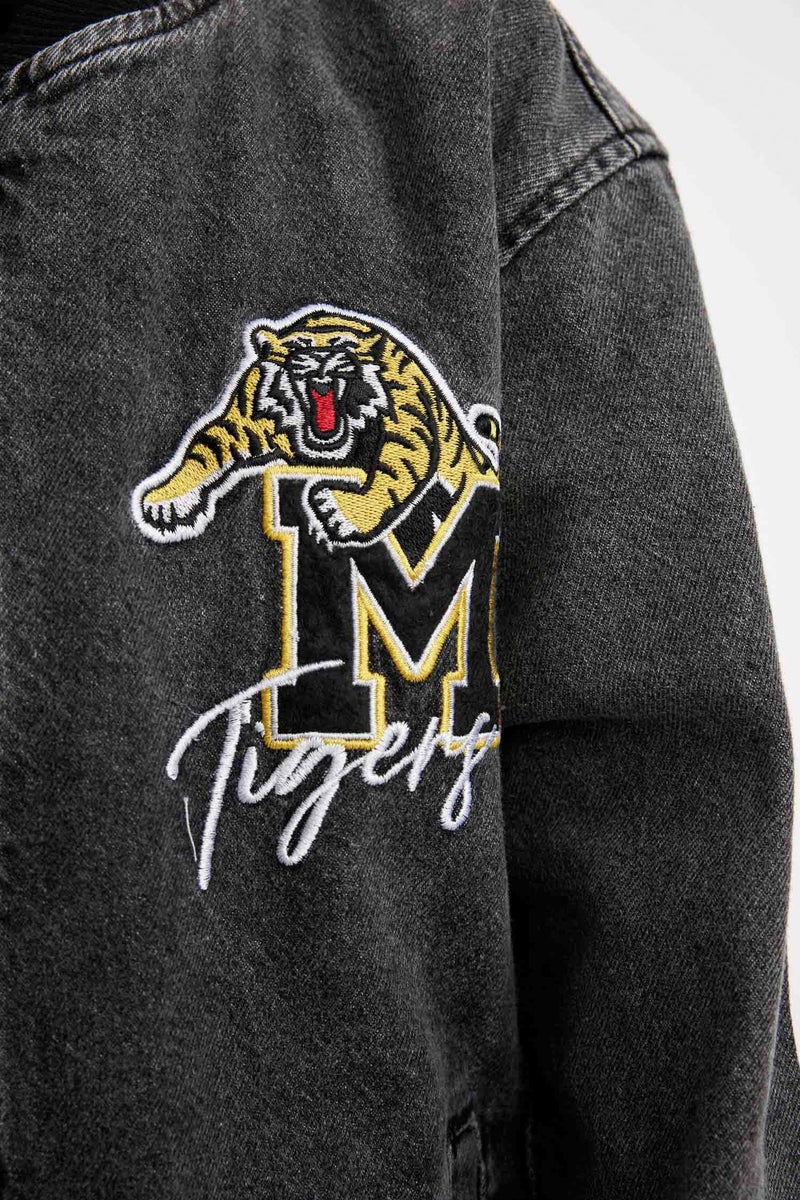 ديفاكتو جاكيت بومبر جينز اولادي بياقة كوليج - Image 5