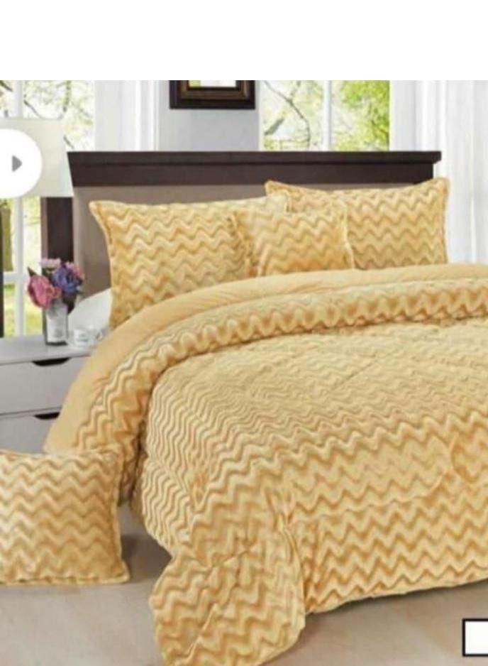 SOFT FUR KING SIZE 6 PIECE WAVE DESIGN COMFORTER SET GOLD