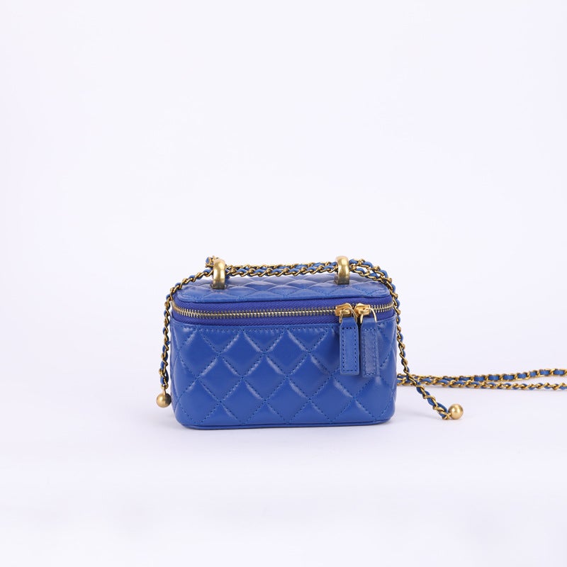 Women's Genuine Leather Quilted Chain Crossbody Box Bag - Image 3