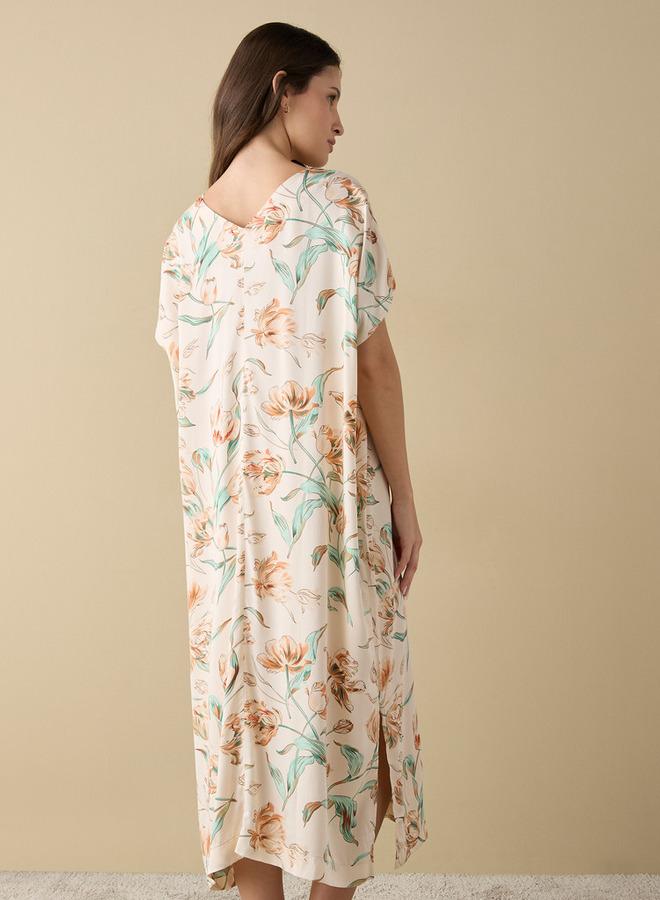Splash FAV All-Over Floral Print Kaftan Viscose Night Gown with V-neck and Slit Detail - Image 3