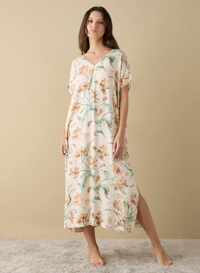 Splash FAV All-Over Floral Print Kaftan Viscose Night Gown with V-neck and Slit Detail