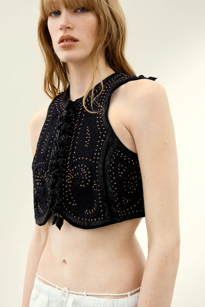 اتش اند ام فيست قماشي مطرز