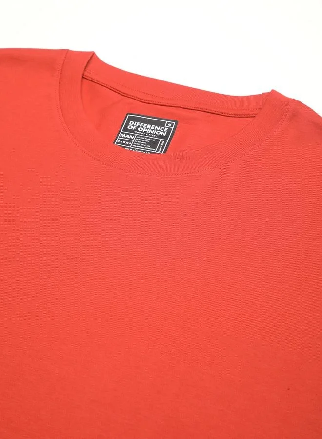 ديفيرينس أوف أوبينيون تيشيرت مطبع بياقة دائرية وقصة واسعة للرجال