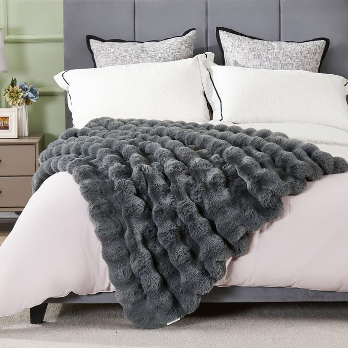 SOFT FUZZY BUBBLE FAUX RABBIT FUR THROW BLANKET FOR COUCH 50 X 60 DOUBLE SIDED LONG SHAGGY THICK WARM FLUFFY BLANKETS FOR WINTER DECORATIVE LUXURY GRAY COZY PLUSH CUTE FURRY BLANKETGREY