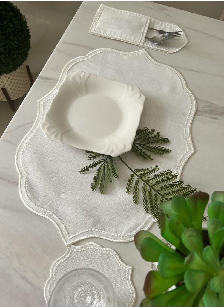 Generic - A decorative tablecloth set for the dining table made of linen consisting of 3 pieces - Image 1