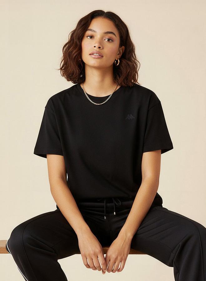 كابا تيشيرت كابا نسائي مطرز بشعار قابل للتمدد - Image 1