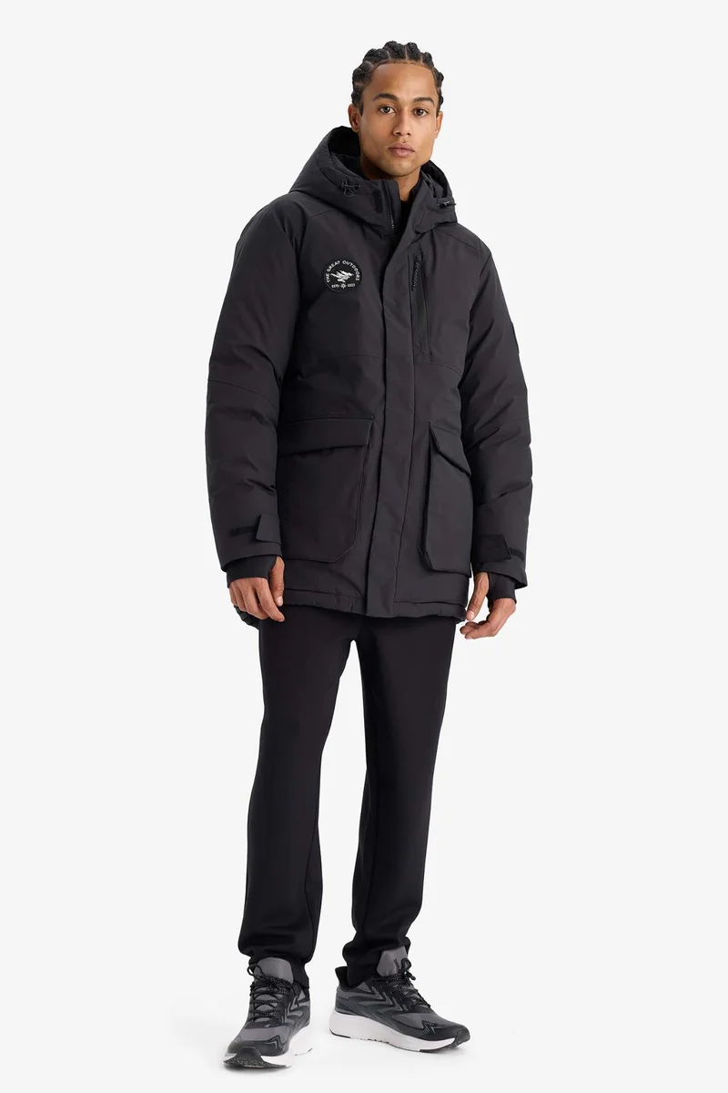 ديفاكتو Regular Fit Hooded Zippered Windproof Waterproof Puffer Jacket