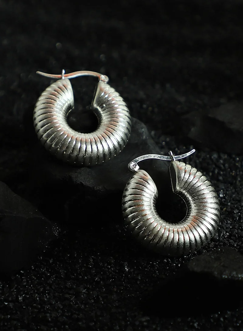 سوهي SOHI Women's The Snake-Ribbed Hoop Earrings For Casual Wear | Metallic  Colour | Alloy Material | Hinge Closure | Metallic Earrings | Hoop Earrings For Women & Girls