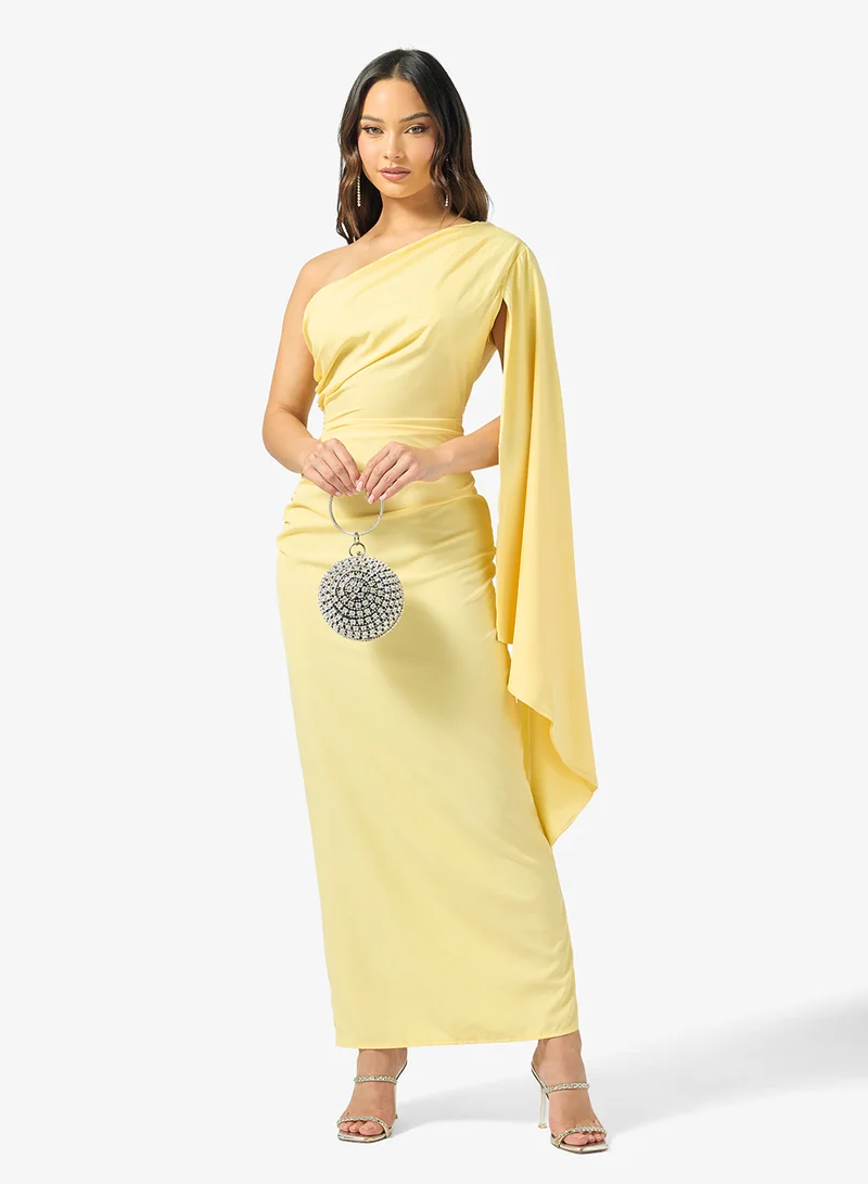 جينجر فستان ضيق بكتف واحد وكسرات