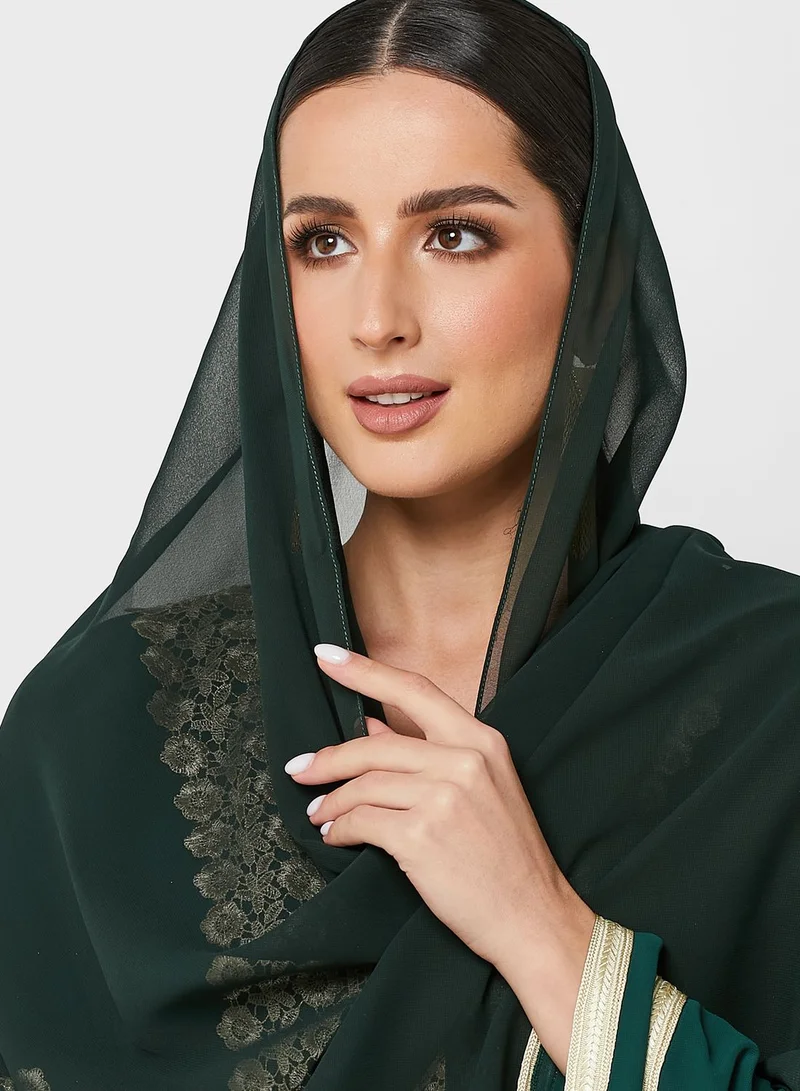 خزانة عباية مغربية مطرزة