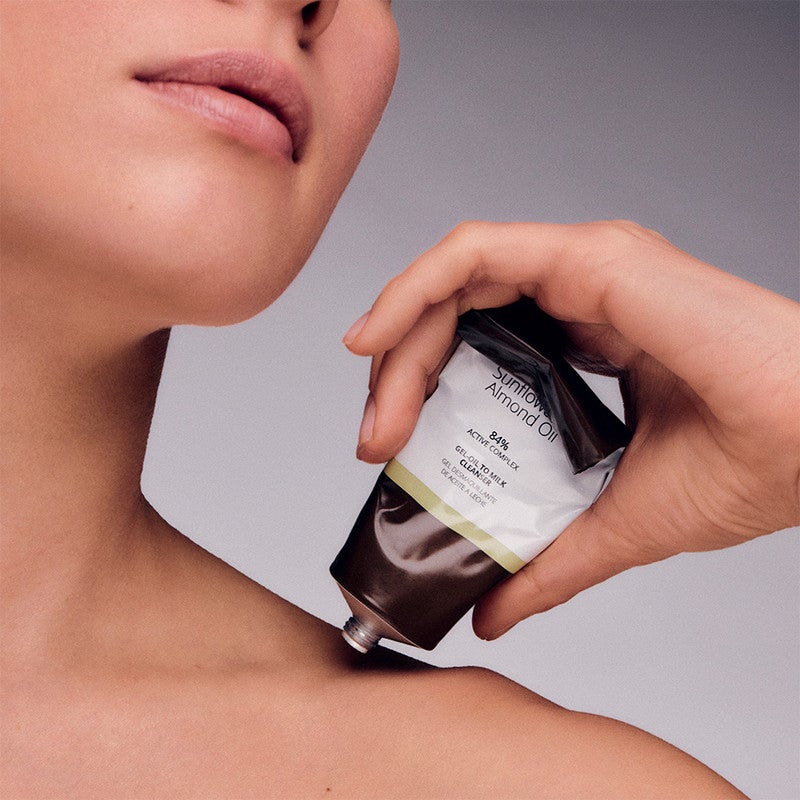 Skin Generics Gel-Oil to Milk Cleanser Sun Flower + Almond Oil 84% - SKG - Image 4