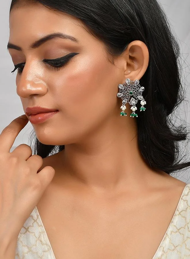 فويلا Abharan Teardrop Cut White Stones and Pearls Stud Earrings