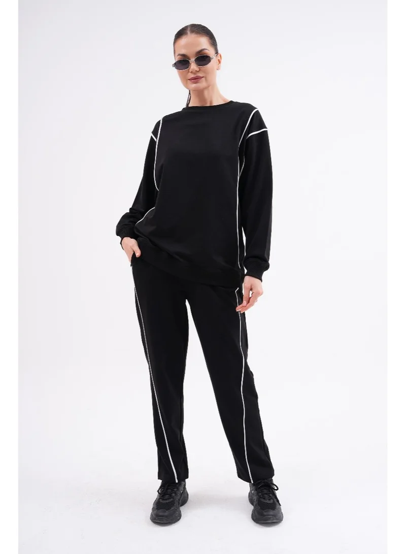 Casual Two-Piece Tracksuit with Stylish Line Details