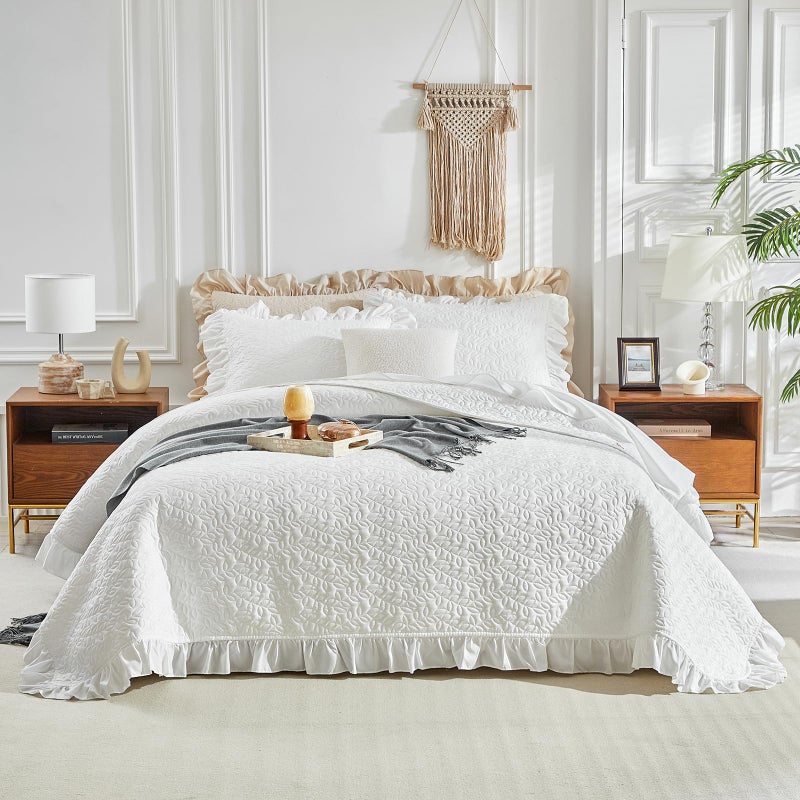 Uozzi Bedding Oversized Ruffled Quilt Set 100 * 100in Queen Size Solid Shabby Chic Farmhouse Ruffles 3PC Quilted Bedding Rustic Coverlet & Sets Lightweight Fluffy Summer Bedspread with Shams for Women Men White - Image 1
