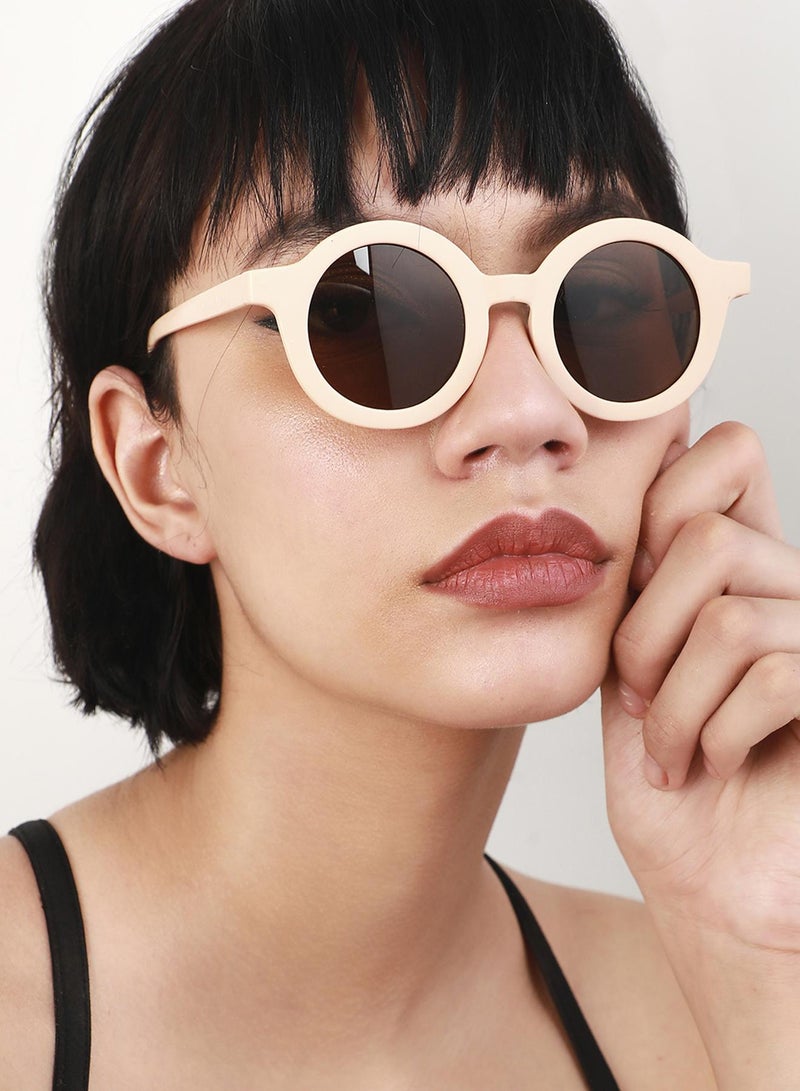 Haute Sauce Full Rim Round Sunglass - Image 2