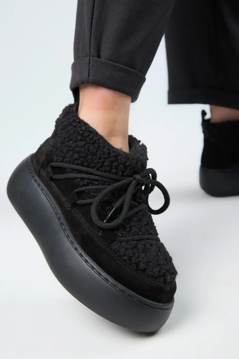 مانجيرو أحذية نسائية من مانيجيرو (إيليني) مصنوعة من الجلد الطبيعي ومبطنة بالفرو، قصيرة سوداء اللون بتفاصيل تيدي