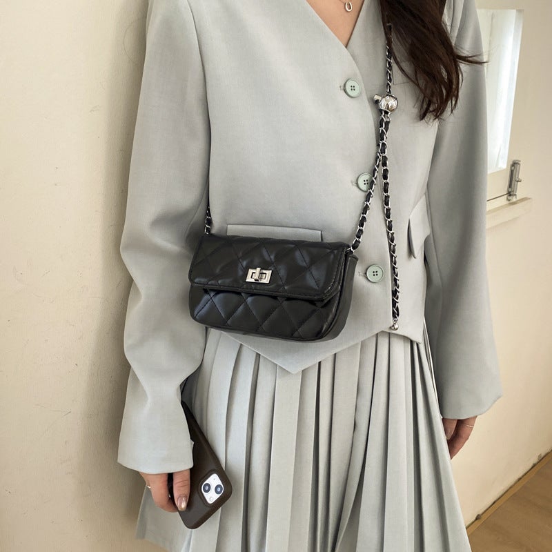 Women's Diamond Quilted Chain Small Crossbody Bag - Image 2