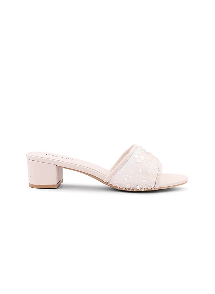 IconStyle Modern open-toe heel slipper with a sleek silhouette.
