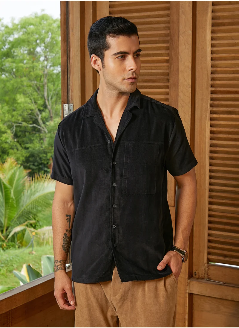 كامبوس سوترا Campus Sutra Men's Onyx Black Cuban Panelled Shirt For Casual Wear | Cuban Collar | Short Regular Sleeves | Button Closure | Shirt Crafted With Comfort Fit For Everyday Wear