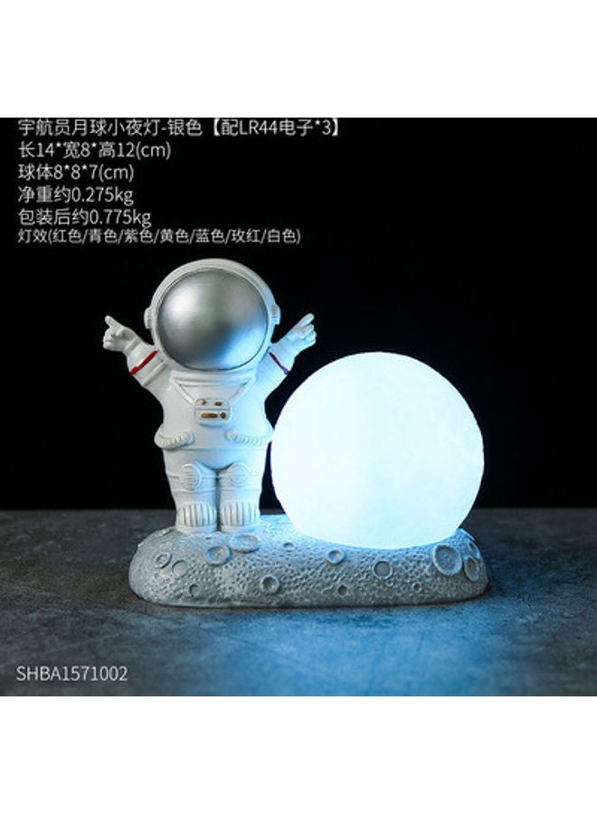 اليشمك مصباح ليلي بتصميم فضاء و رائد فضاء من سكاندنيفين ستايل أبيض