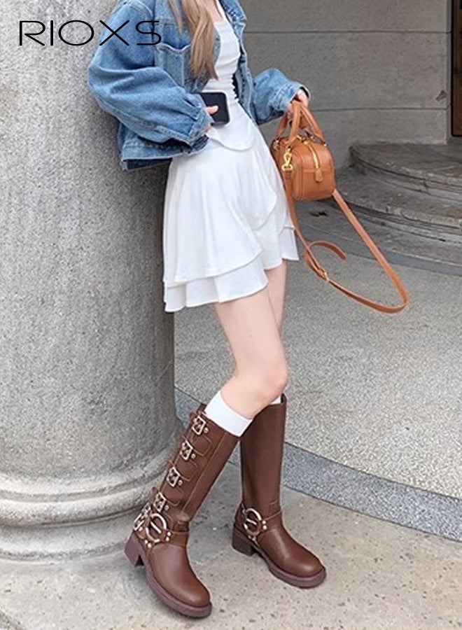 ريوكس أحذية نسائية طويلة حتى الركبة، أحذية عصرية بإبزيم ومقدمة مربعة، أحذية روكي نسائية طويلة حتى الركبة، أحذية راكبي الدراجات النارية بكعب سميك وساق عريضة، أحذية دراجات نارية بنية داكنة، أحذية فارس للنزهات/الحفلات الريفية - Image 1