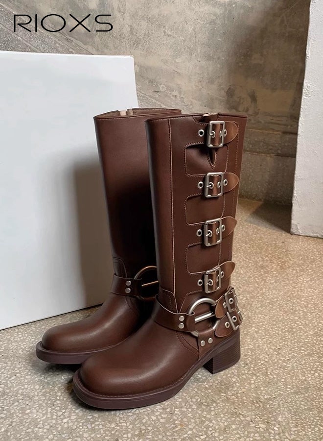 ريوكس أحذية نسائية طويلة حتى الركبة، أحذية عصرية بإبزيم ومقدمة مربعة، أحذية روكي نسائية طويلة حتى الركبة، أحذية راكبي الدراجات النارية بكعب سميك وساق عريضة، أحذية دراجات نارية بنية داكنة، أحذية فارس للنزهات/الحفلات الريفية - Image 2
