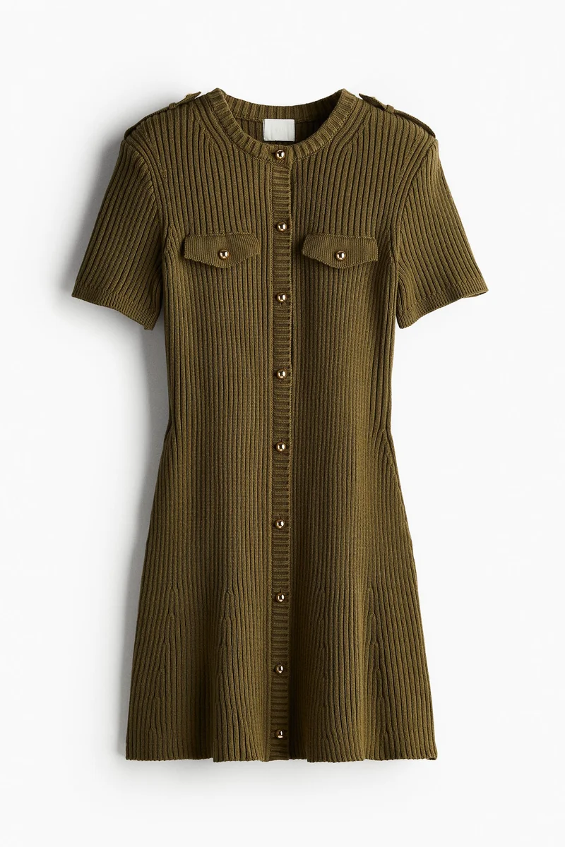 اتش اند ام فستان من خامة مرنة بأزرار من الأمام