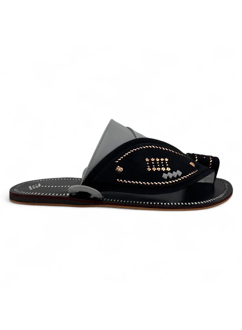 AL Fanoos Handcrafted heritage leather slippers