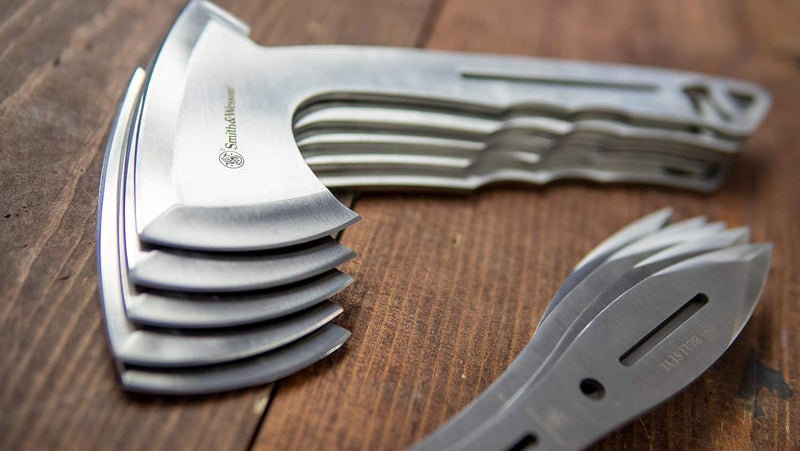 Smith & Wesson منتجات رمي Bullseye بتصميم فولاذي مقاوم للصدأ مع مقبض كامل وأغلفة نايلون واقية للترفيه والمنافسة - Image 2