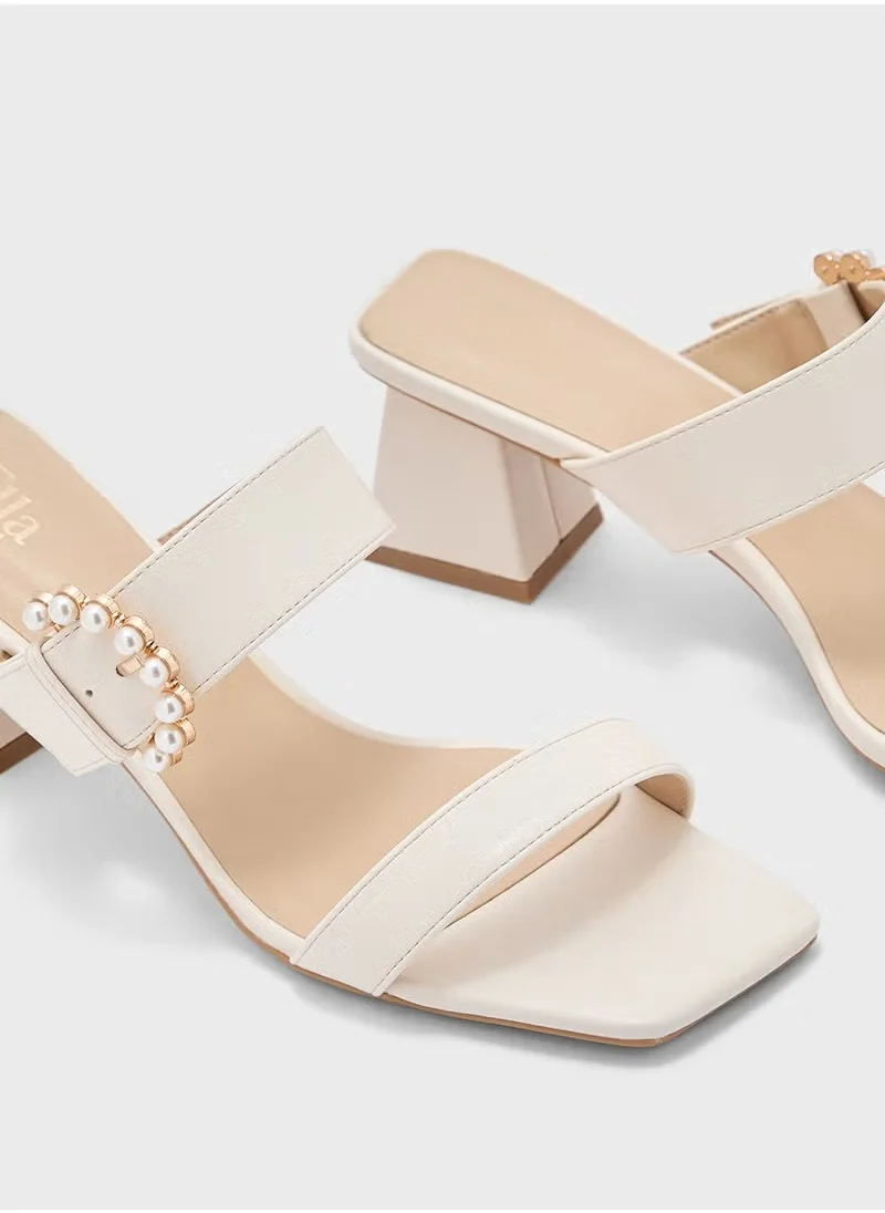 ايلا Pearl Buckle Heel Sandal