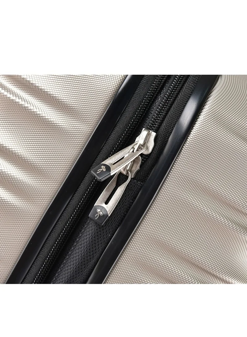 MAGELLAN Travel bags set of 4 pieces from Ricardo, Hard 28-24- 20 inch, light weight, 4 wheel