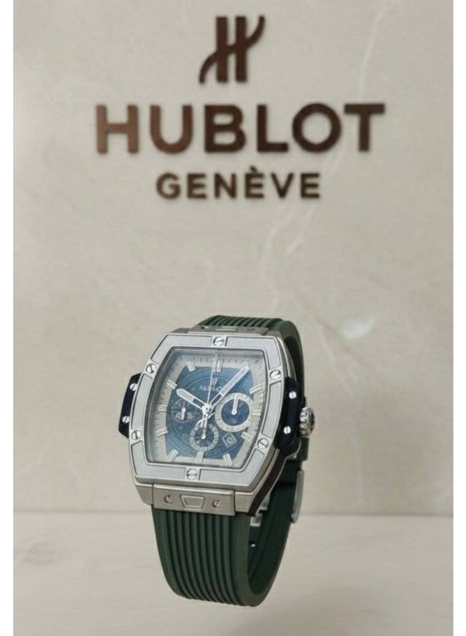 هوبلوت ساعة هوبلو للرجال بتصميم مربع كرونوجراف – ميناء أزرق مع سوار مطاطي أخضر