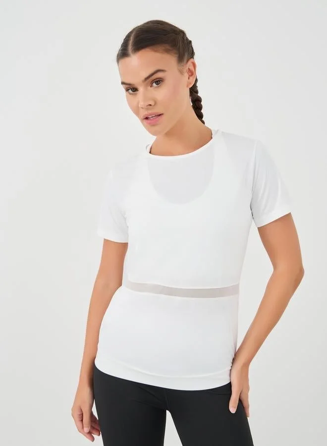 ستايلي اكتيف بلوزة قصيرة بأكمام قصيرة مزينة بشبكة منقوشة