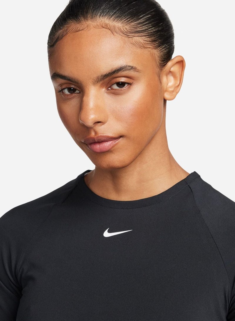 نايكي تيشيرت قصير بتقنية دراي-فيت مزين بقصة بكامل الخصر - Image 3