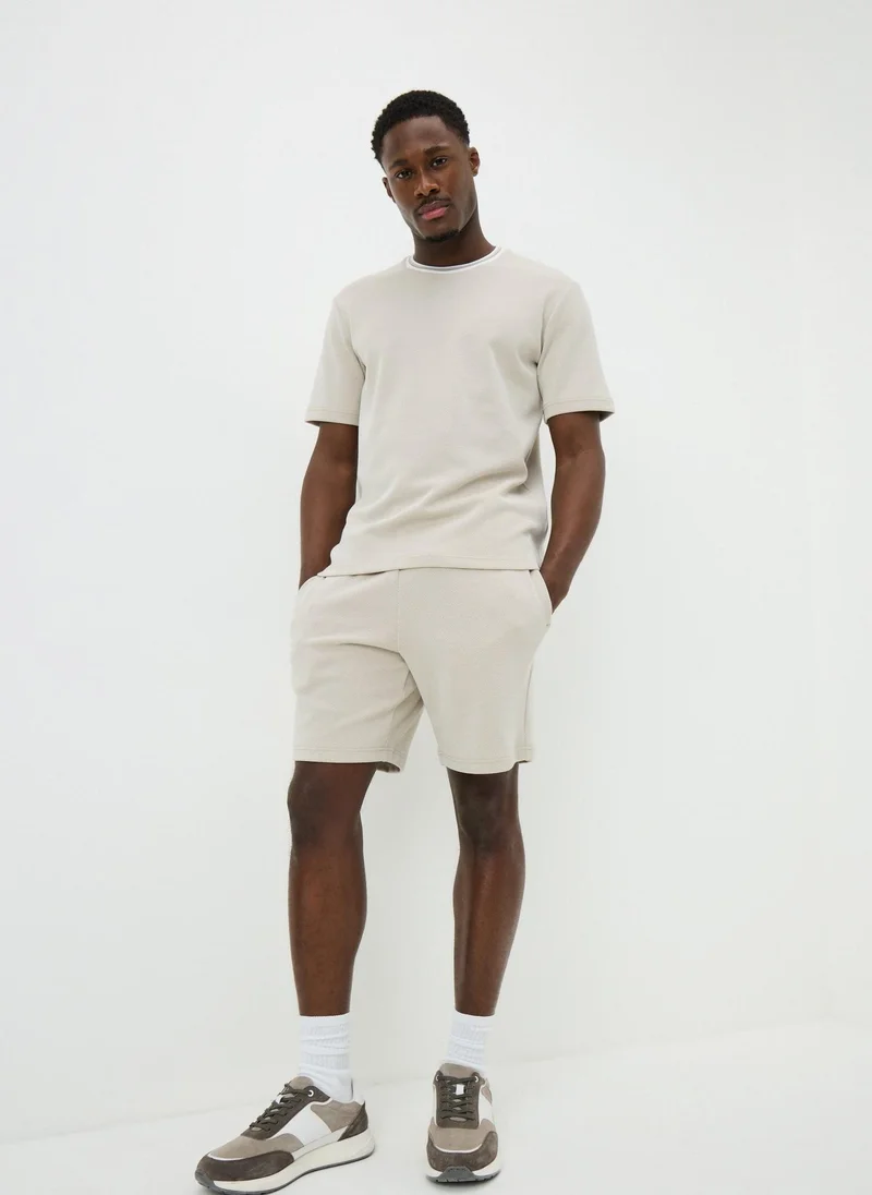 ماتلان Ecru Pique Textured Smart Co Ord T-Shirt