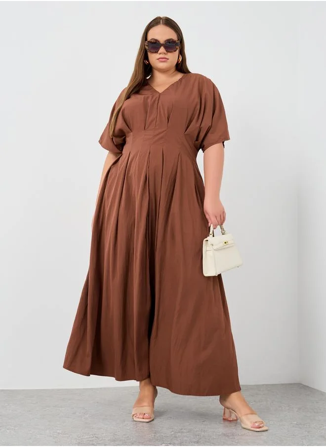 Styli Styli Plus Size Plain Short Sleeves Pleated A-Line Maxi Dress