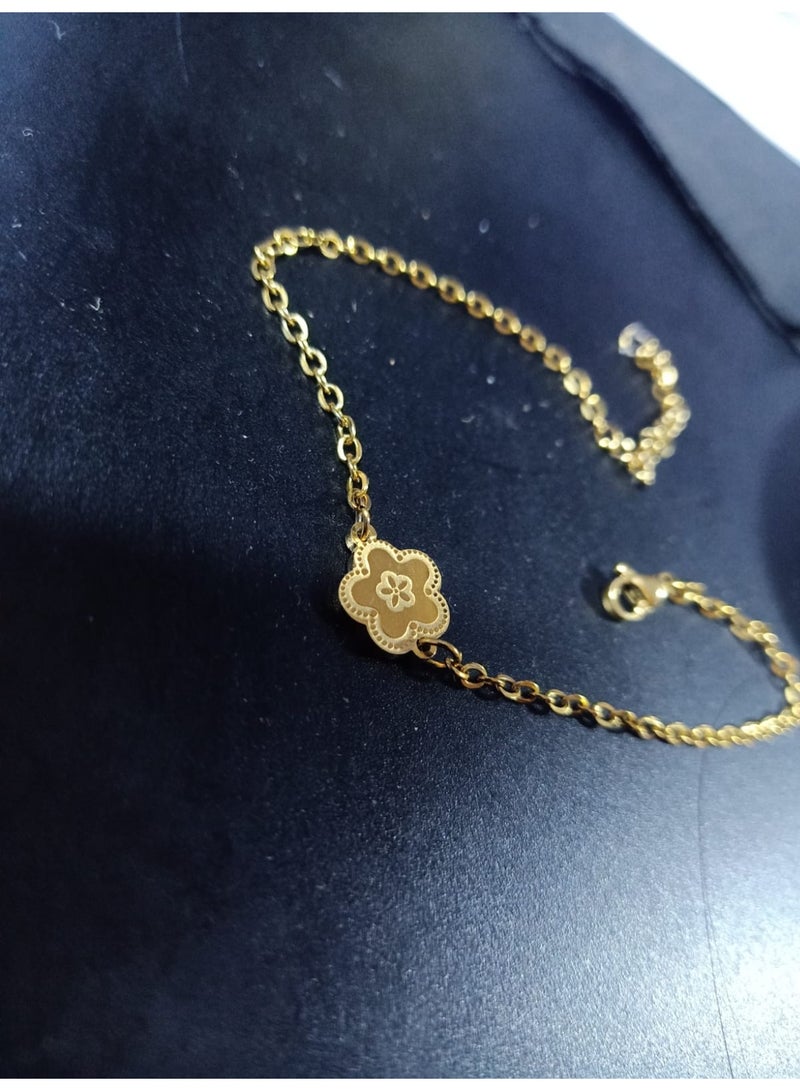 Luxuria Luxury 18K Gold Plated Stainless Steel Bracelet, Fashionable Luxury Five Leaf Shell Clover Bracelet for Women, Jewelry Gift Bracelets for Women - Image 1