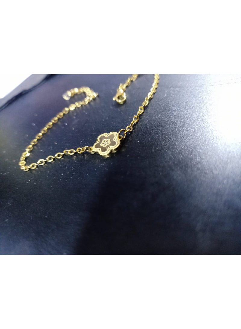 Luxuria Luxury 18K Gold Plated Stainless Steel Bracelet, Fashionable Luxury Five Leaf Shell Clover Bracelet for Women, Jewelry Gift Bracelets for Women - Image 2