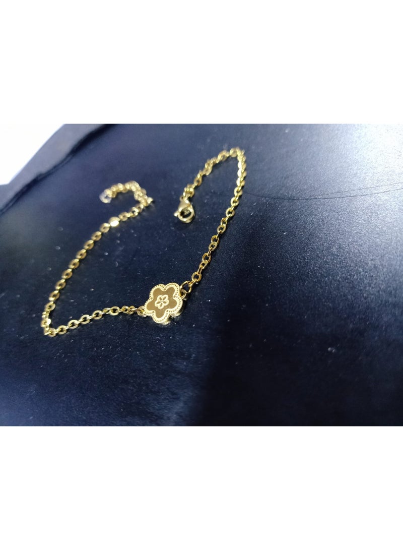 Luxuria Luxury 18K Gold Plated Stainless Steel Bracelet, Fashionable Luxury Five Leaf Shell Clover Bracelet for Women, Jewelry Gift Bracelets for Women - Image 5