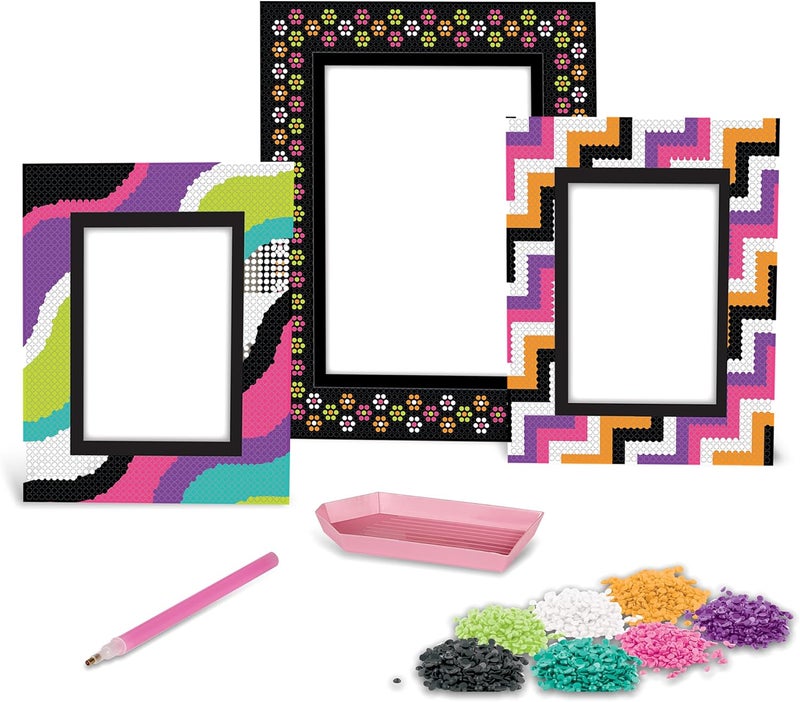 Crayola مجموعة كريستال كريشنز | تصميم وتزيين الإكسسوارات والملابس والقرطاسية تشمل أدوات للمشاريع الإبداعية اصنع حتى 30 مشروعًا مع أكثر من 12,000 قطعة | زين الملصقات، الأساور، المجلات، 8+ - Image 4