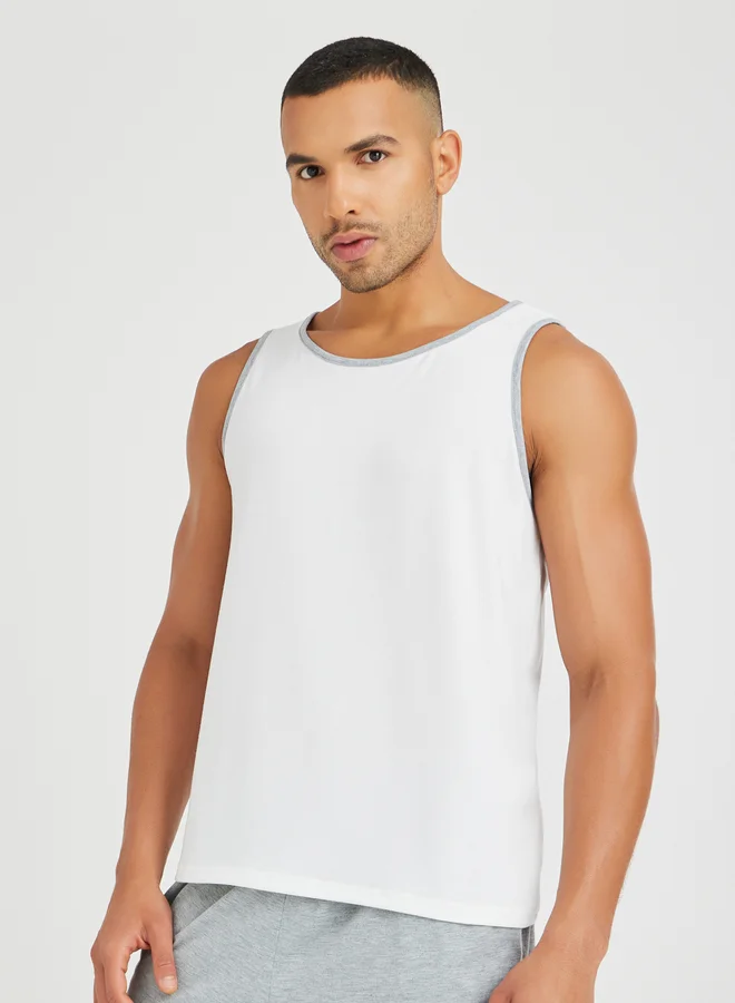 Styli Styli Solid Regular Fit Tank and Shorts Set