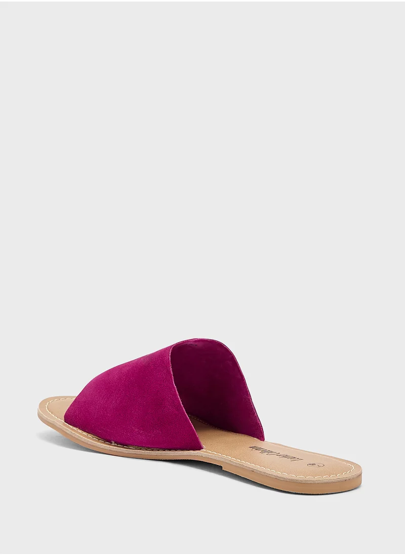 جينجر Essential Flat Sandal