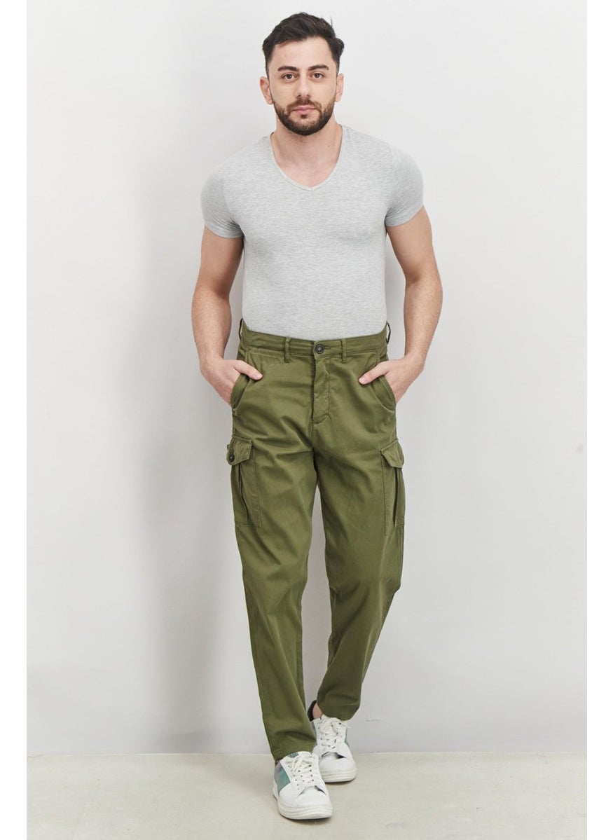 Men Slim Fit Plain Cargo Pants, Olive - pzsku/ZB2D6B652D234F8E21605Z/45/_/1729779446/5a85dc56-cf4e-4b24-bd4e-f1cc8613b23a