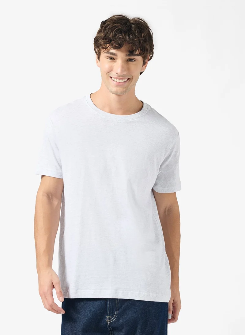 سفنتي فايف بيسيكس عبوة من  تيشيرتات بياقة دائرية