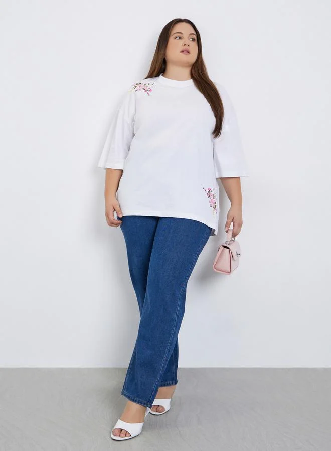 Styli Styli Plus Size Oversized T-Shirt with Floral Embroidery