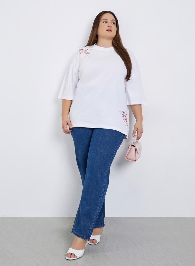 Styli Plus Size Oversized T-Shirt with Floral Embroidery - Image 2