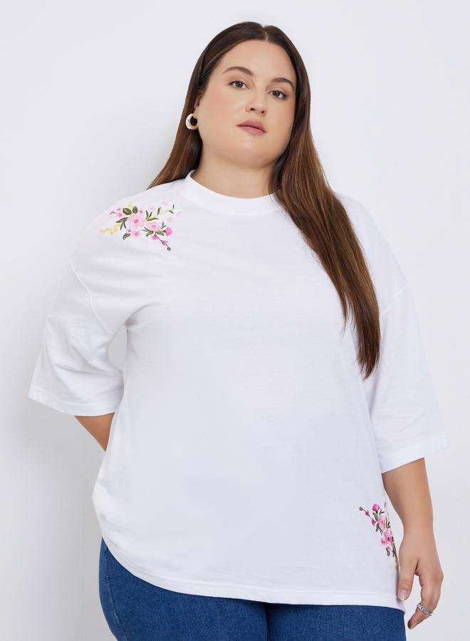 Styli Plus Size Oversized T-Shirt with Floral Embroidery - Image 3