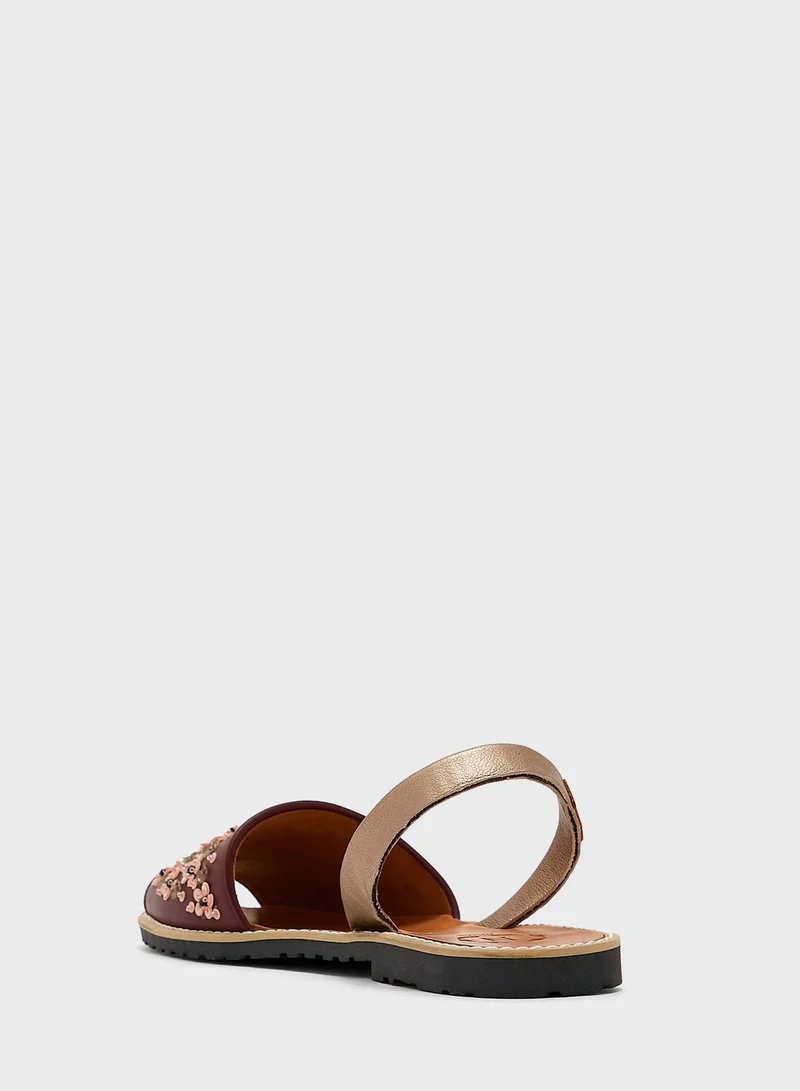 Nicoli Alyssom Flat Sandals