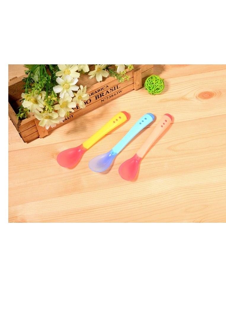 Set of 3 baby feeding training spoons with red baby temperature spoons